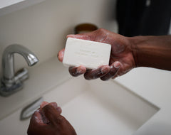 FACE & BODY CLEANSING BAR